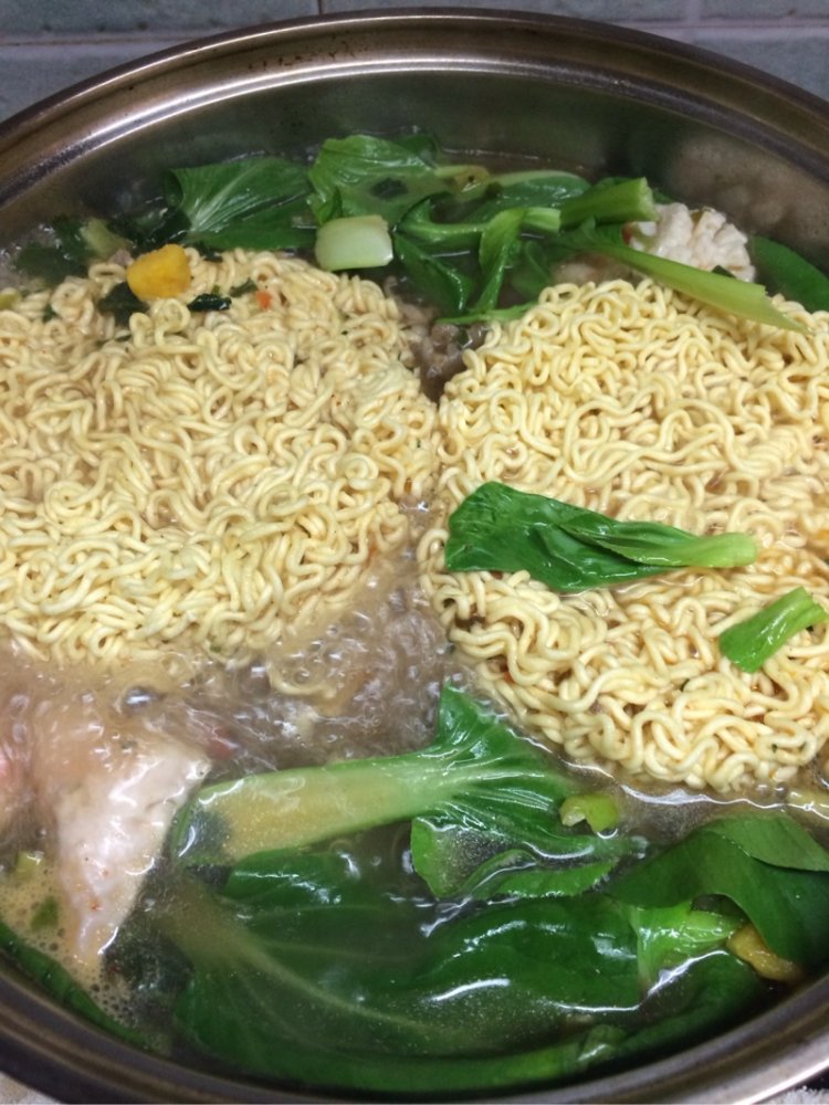 骨汤煮面步骤6