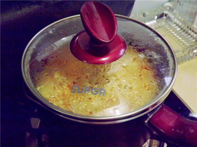 西红柿豆芽面步骤13