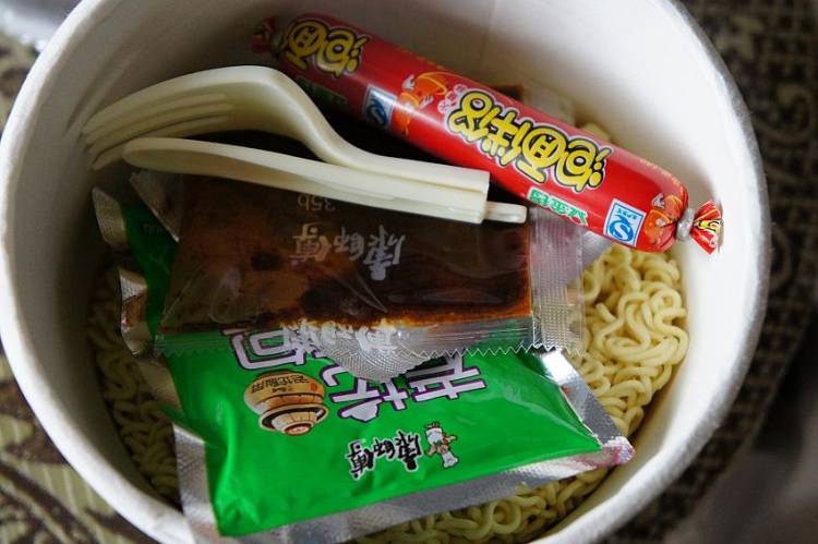 冷面版泡面步骤3