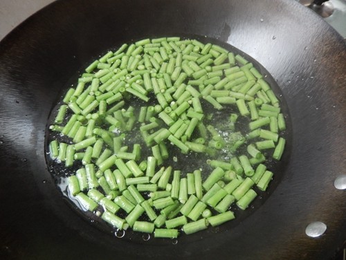 豆角肉酱拌面步骤7