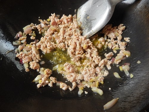 豆角肉酱拌面步骤9