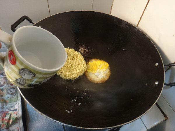 荷包蛋煮面条步骤4