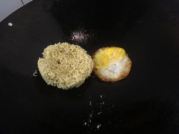 荷包蛋煮面条步骤3