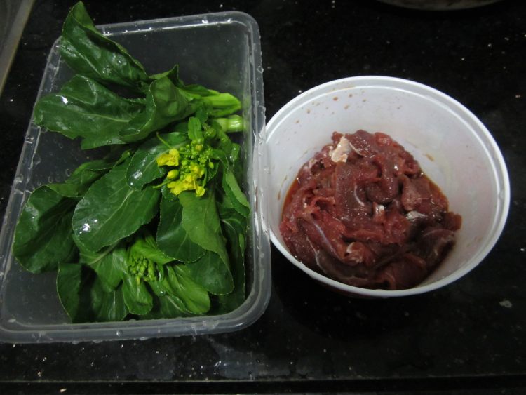 牛肉方便面步骤2
