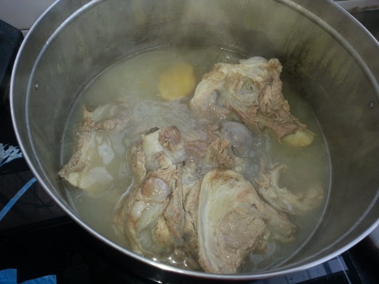 西葫大骨面步骤1