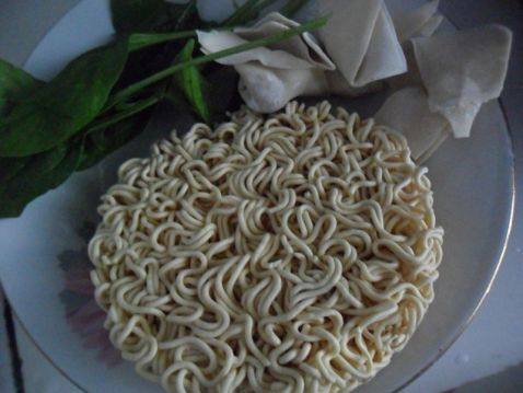 方便馄饨面步骤1