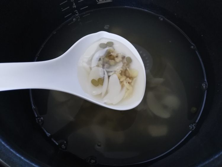 百合绿豆糖水步骤5