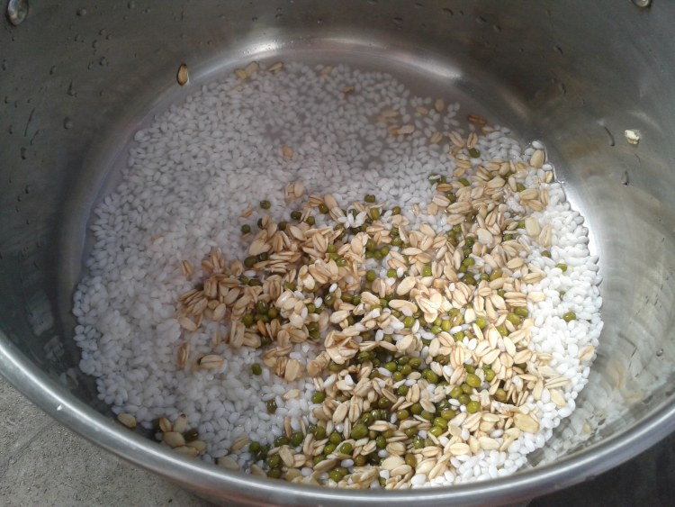 燕麦绿豆粥步骤3