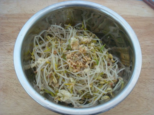 凉拌自发绿豆芽步骤14