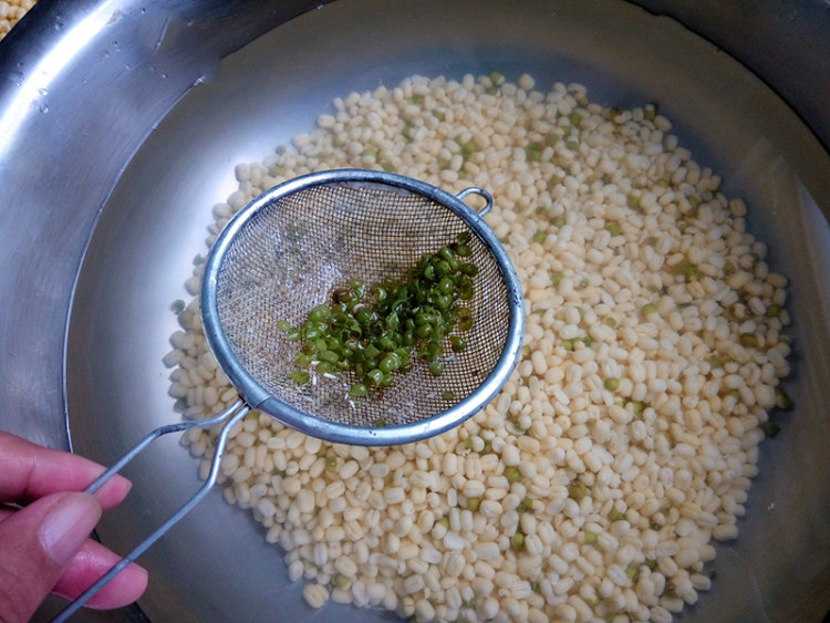 蜂蜜绿豆饼步骤2