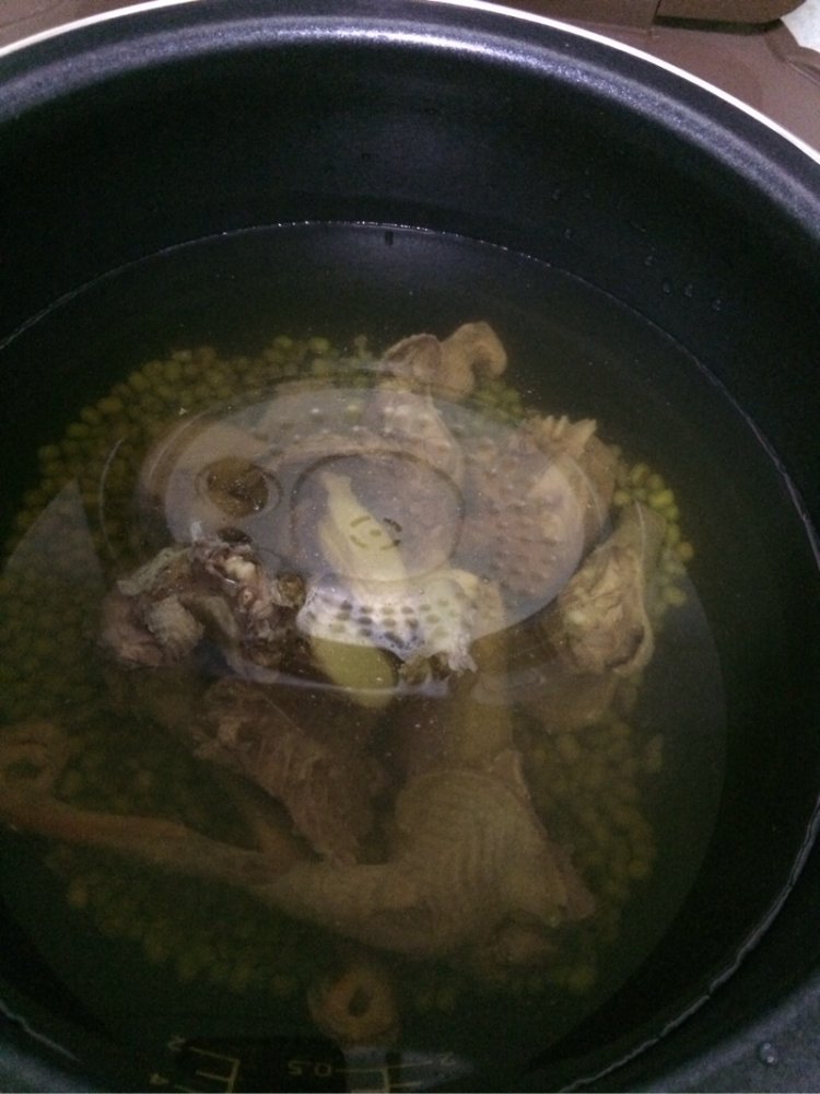 鸽子绿豆汤步骤3