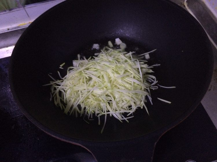 醋溜豆芽步骤6