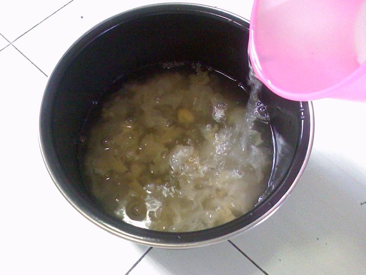 雪耳绿豆粥步骤6