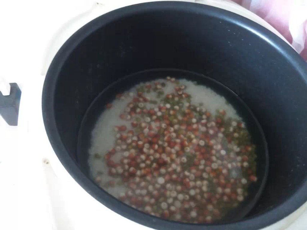 芡实绿豆粥步骤5