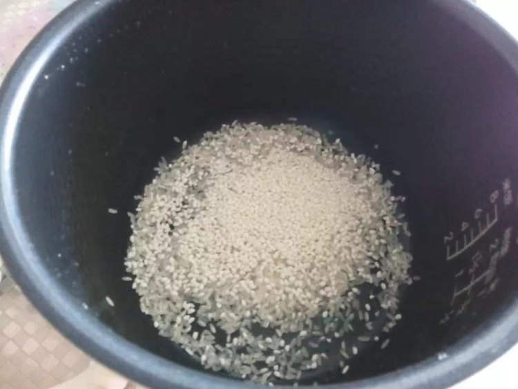 芡实绿豆粥步骤4