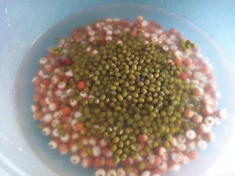 芡实绿豆粥步骤2