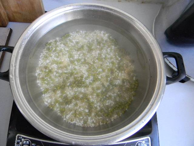 绿豆糙米粥步骤3
