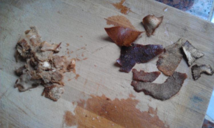 绿豆薏米荷叶瘦肉汤步骤2