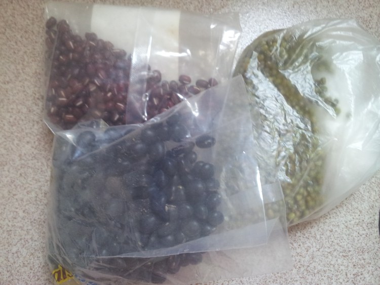 红黑绿豆汤步骤1