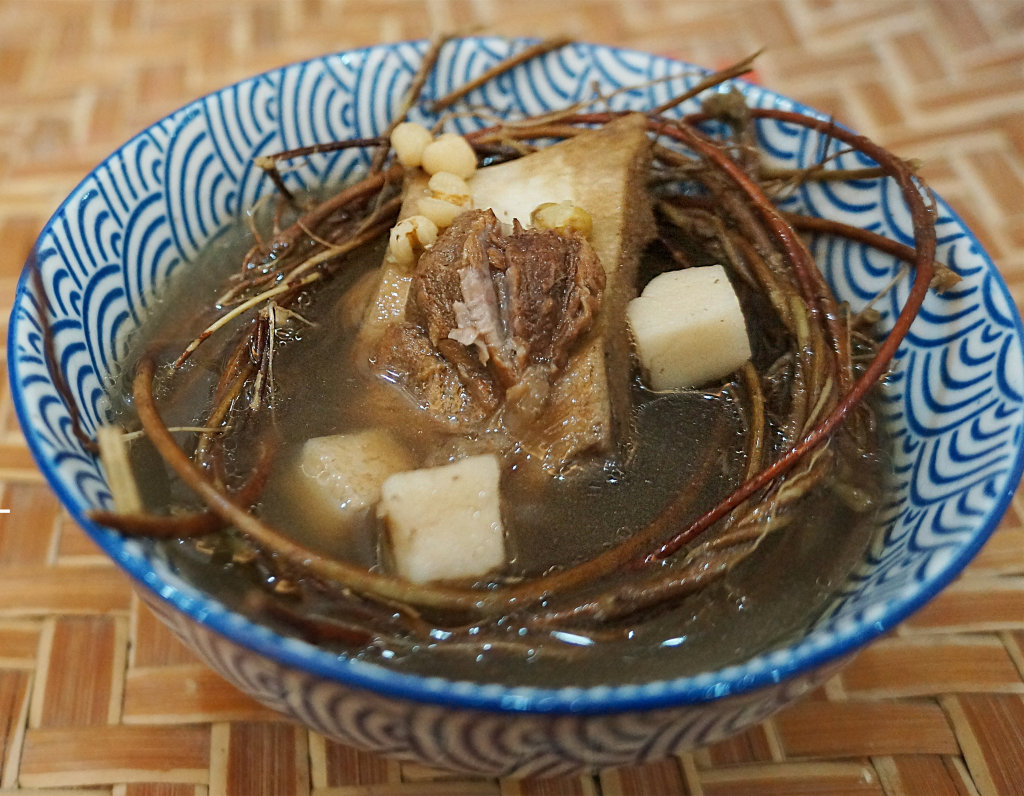 鸡骨草茯苓猪横利养肝步骤4