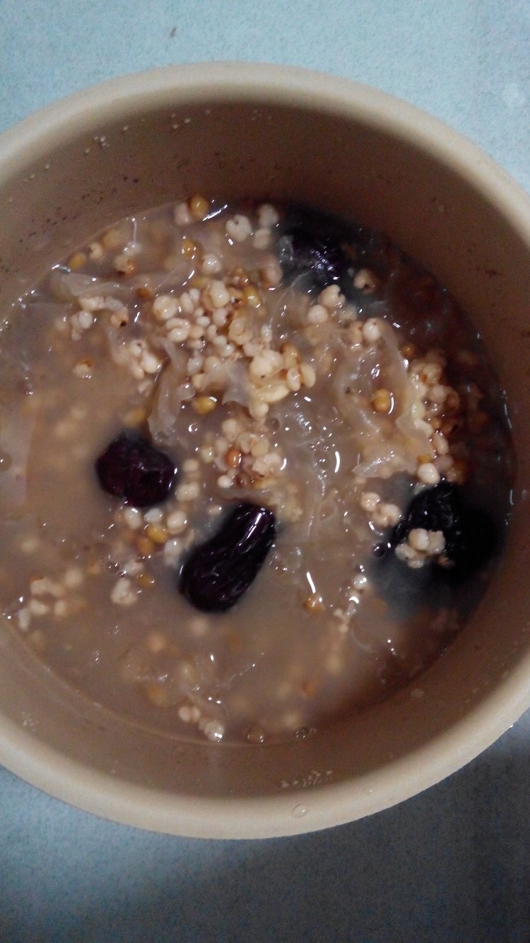 绿豆薏仁银耳羹步骤6