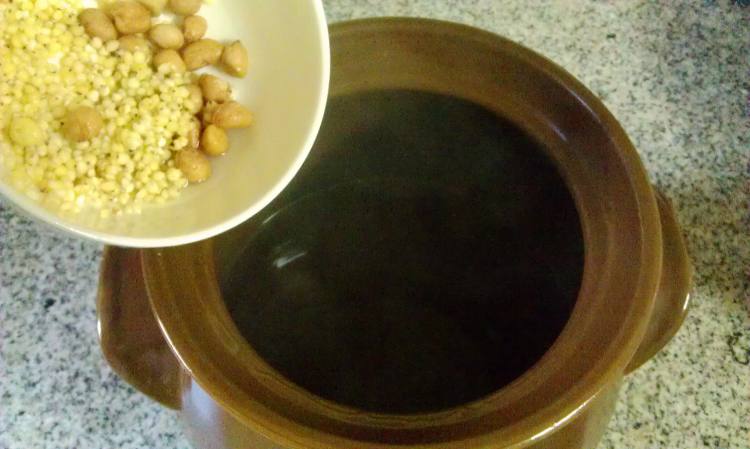 南瓜绿豆高粱米粥步骤3