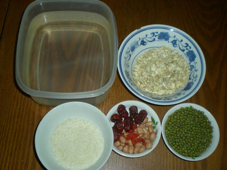 绿豆红枣燕麦粥步骤1