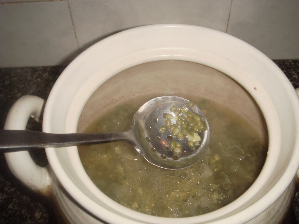 银耳绿豆甜品步骤3