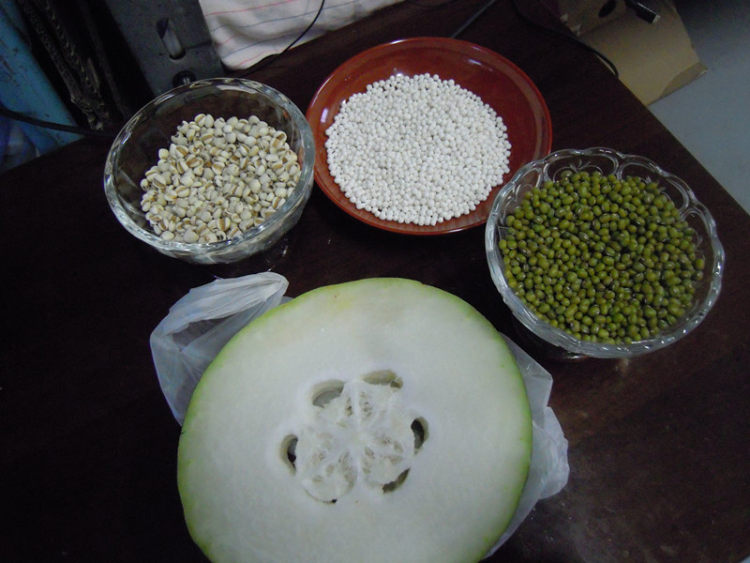 绿豆薏米冬瓜甜汤步骤1