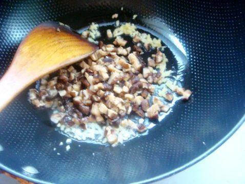 蛋黄香菇肉粽步骤5