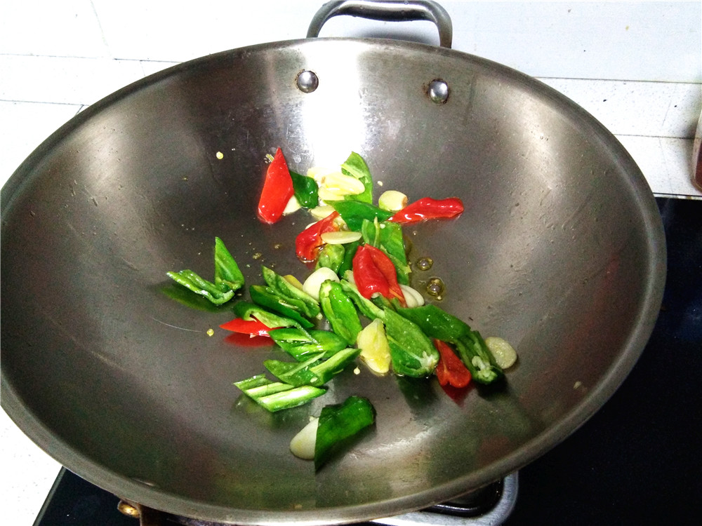 地瓜片炒豆腐步骤6