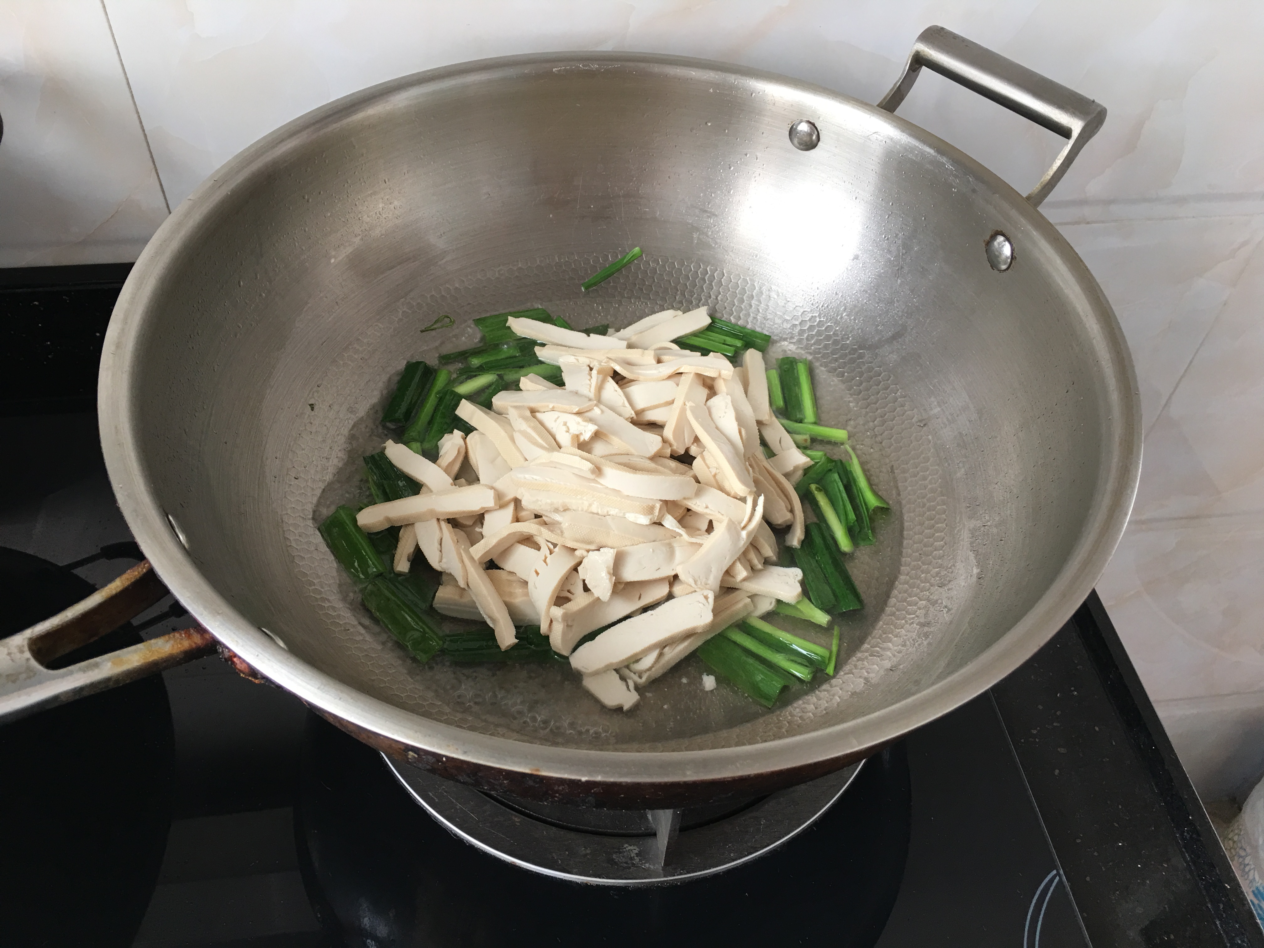 蒜苗豆腐步骤4