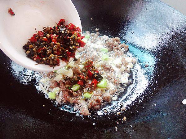 韭菜花烩豆腐步骤7