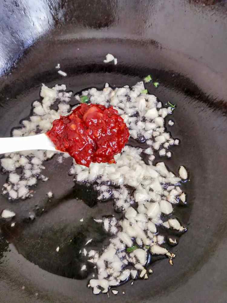 豆瓣酱炒豆腐步骤5