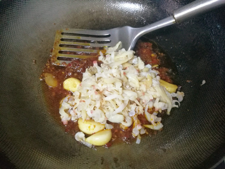 蚬子干烧豆腐步骤6