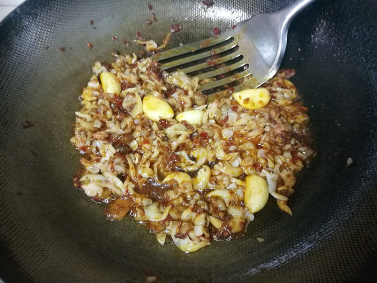 蚬子干烧豆腐步骤7