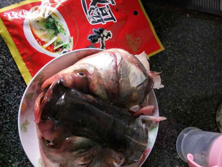 麻辣香水鱼头步骤2