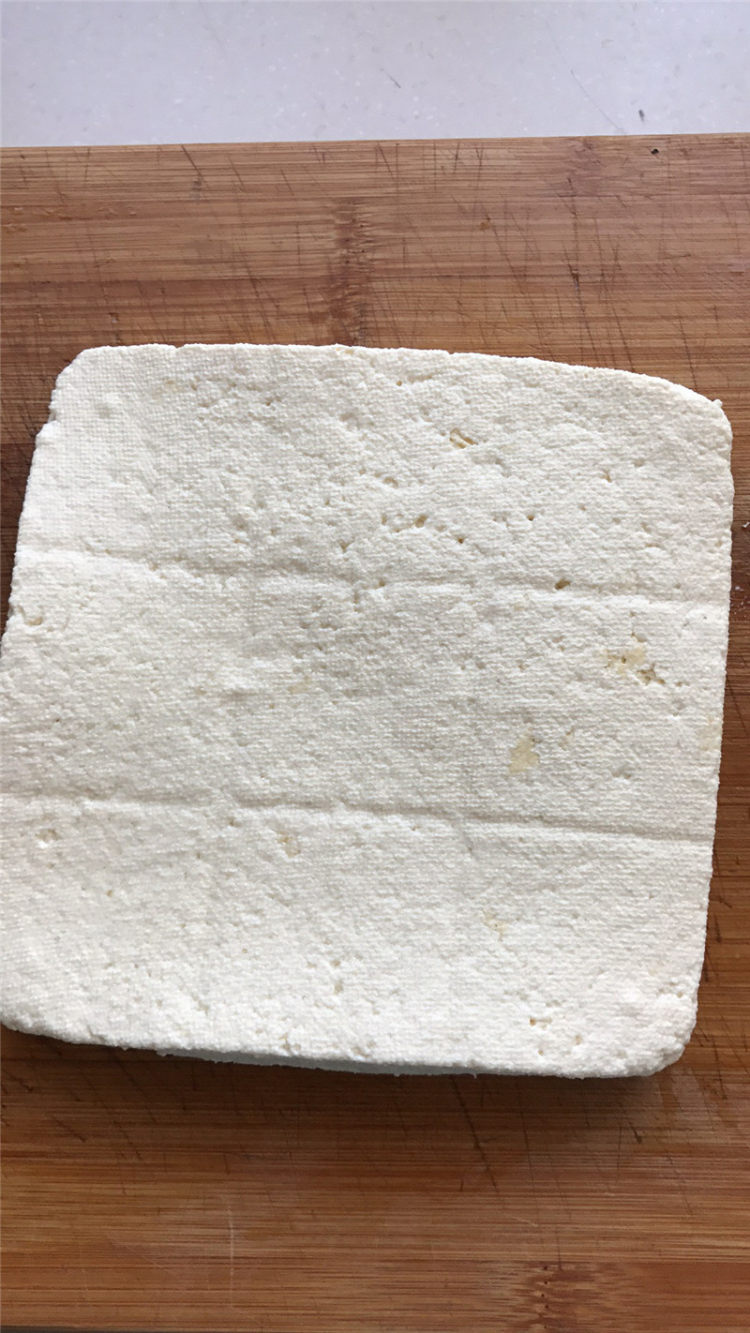 鳕鱼炖豆腐步骤1