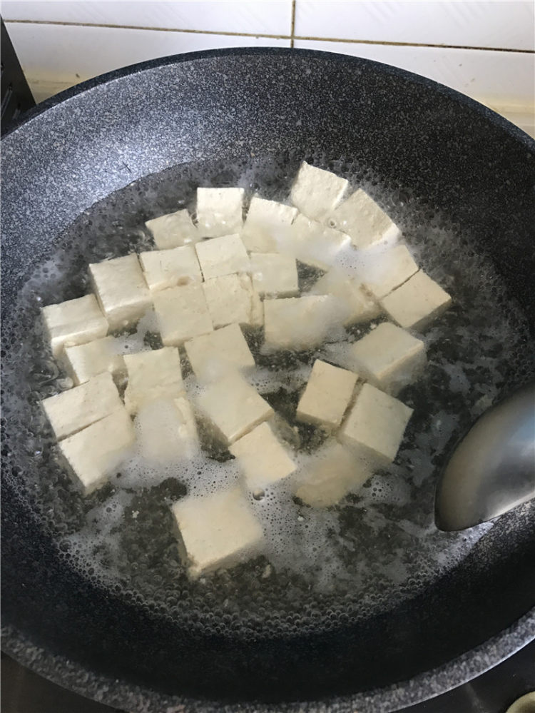 鳕鱼炖豆腐步骤3
