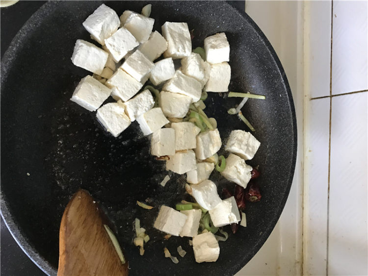 鳕鱼炖豆腐步骤6