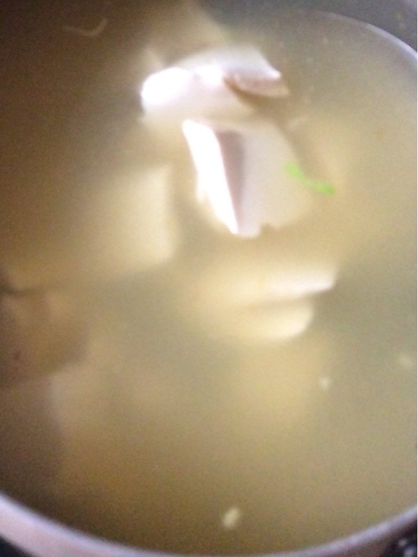 蟹味菇豆腐汤步骤4