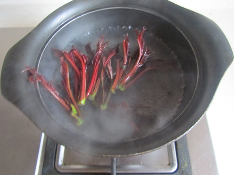 香椿豆腐鸡蛋卷步骤2