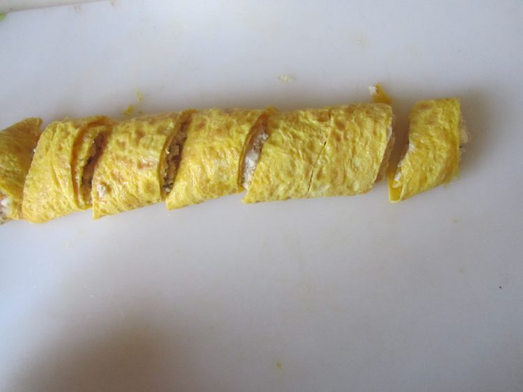 香椿豆腐鸡蛋卷步骤8