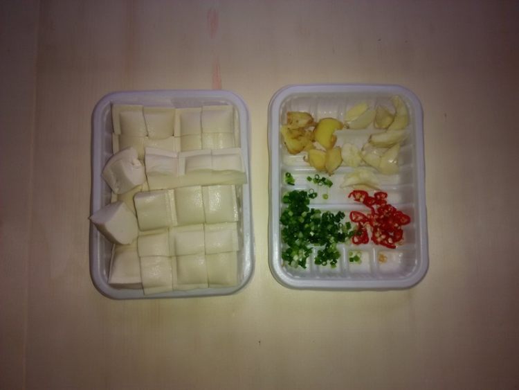 豆腐粉丝鱼腩煲步骤3