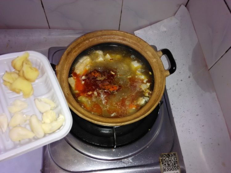 豆腐粉丝鱼腩煲步骤8