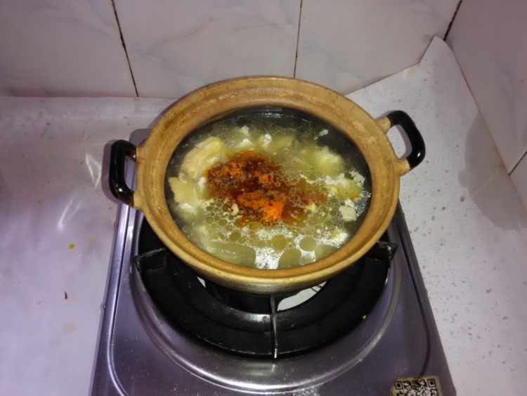 豆腐粉丝鱼腩煲步骤7