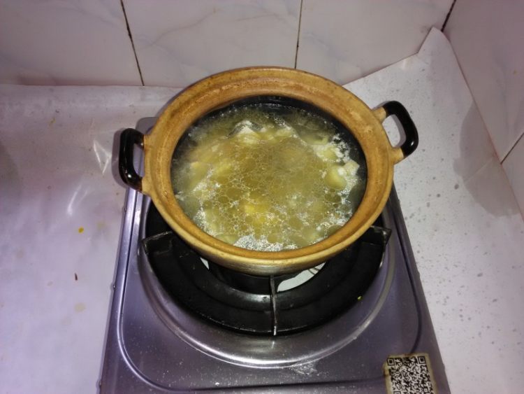 豆腐粉丝鱼腩煲步骤6