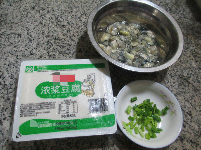 牡蛎煮豆腐步骤1