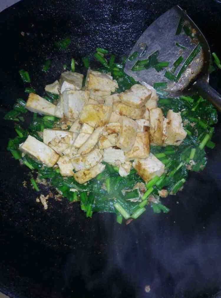 韭菜炒豆腐步骤6