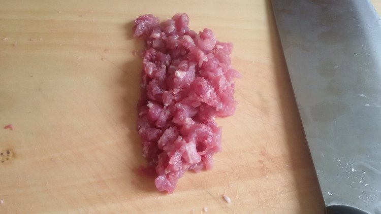 酱香肉粒豆腐步骤1